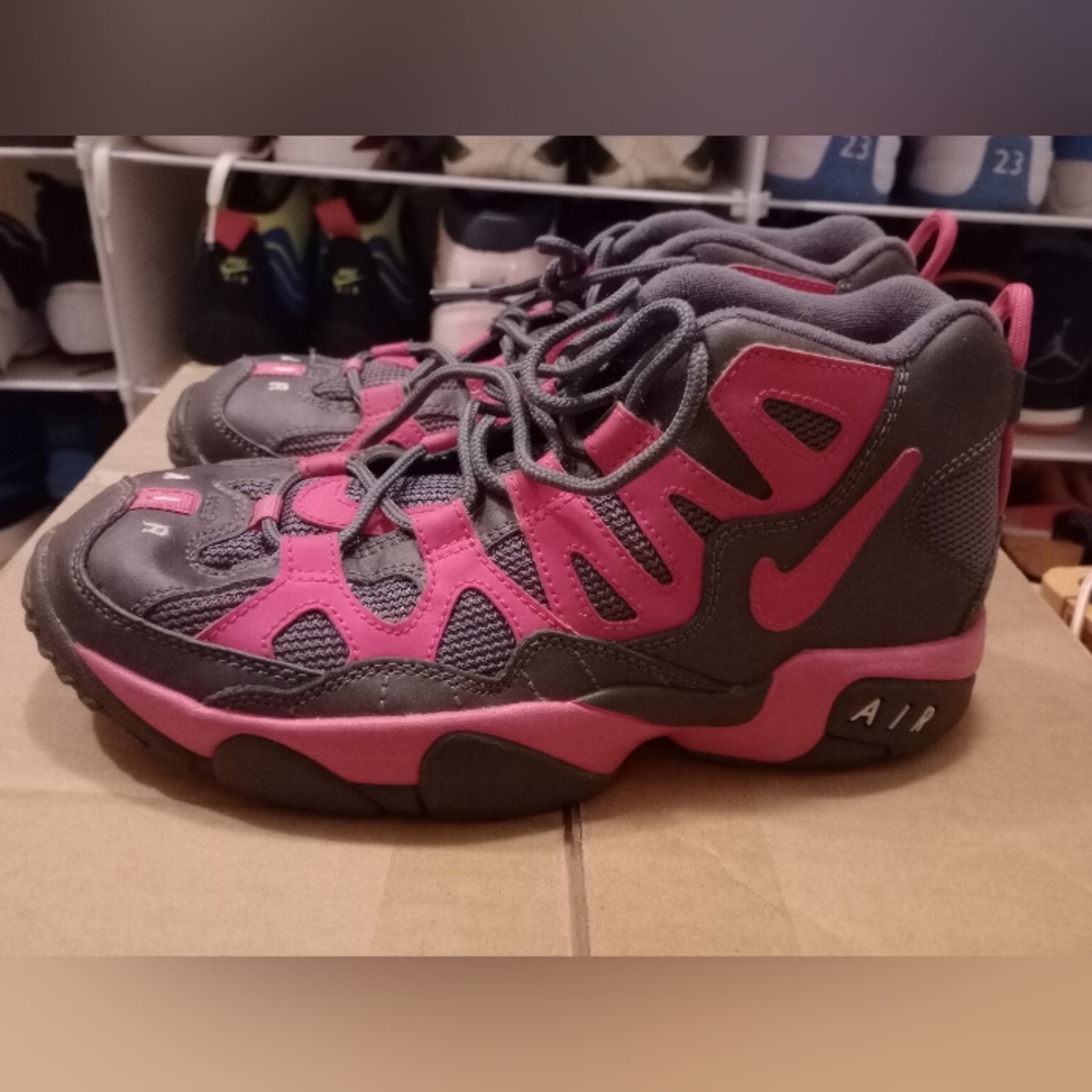 SOLD!!!!   BEATERS: NIKES & JORDANS 6Y/6.5Y